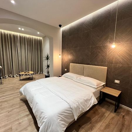 Enzo Rooms & Apartment Blloku Tirana Zewnętrze zdjęcie