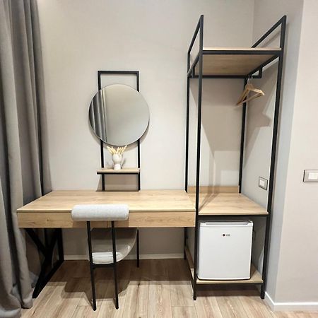 Enzo Rooms & Apartment Blloku Tirana Zewnętrze zdjęcie