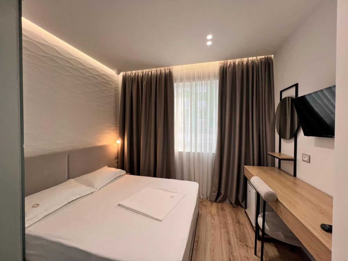 Enzo Rooms & Apartment Blloku Tirana Zewnętrze zdjęcie