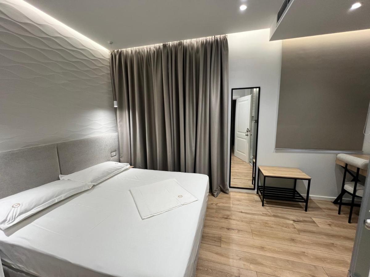Enzo Rooms & Apartment Blloku Tirana Zewnętrze zdjęcie