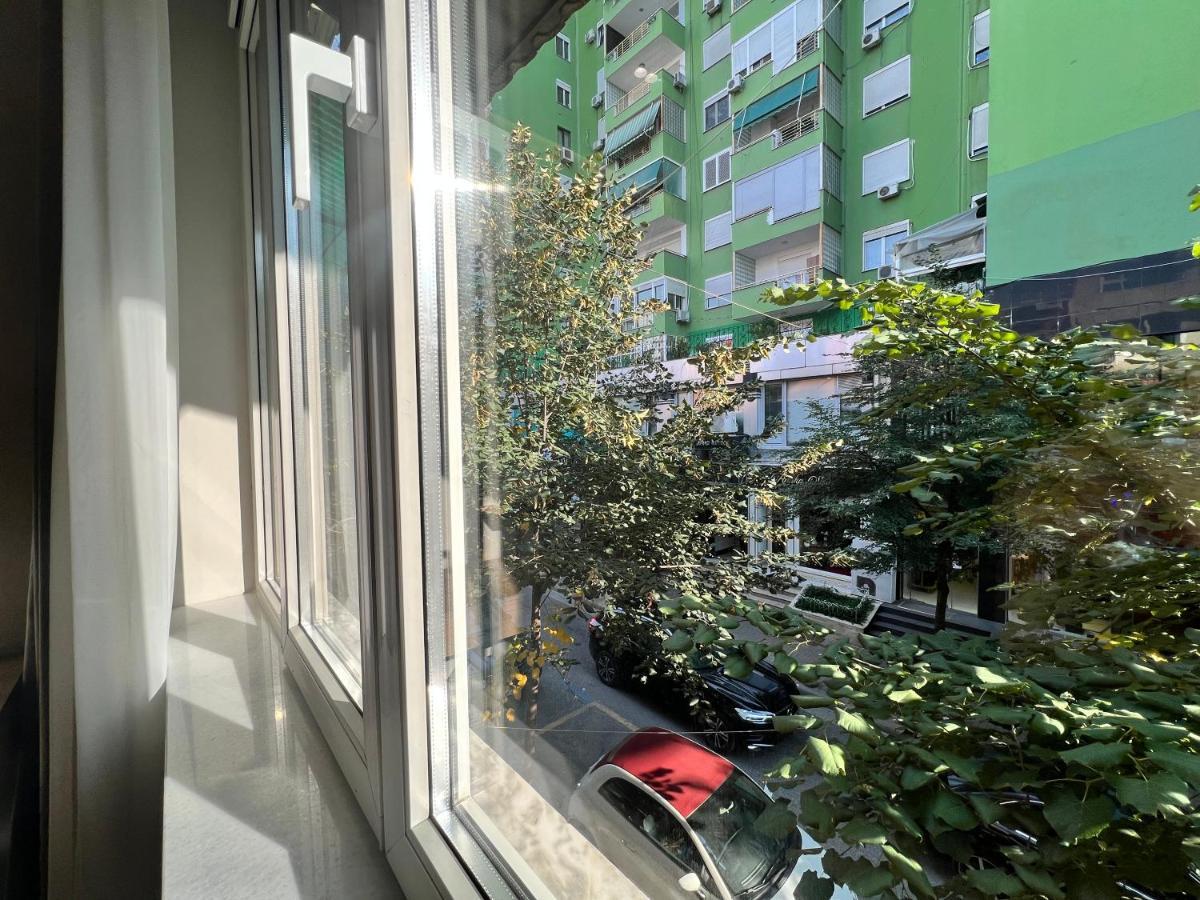 Enzo Rooms & Apartment Blloku Tirana Zewnętrze zdjęcie