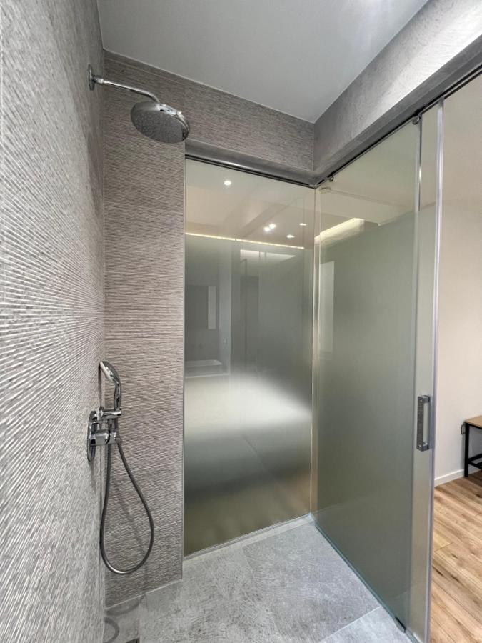 Enzo Rooms & Apartment Blloku Tirana Zewnętrze zdjęcie
