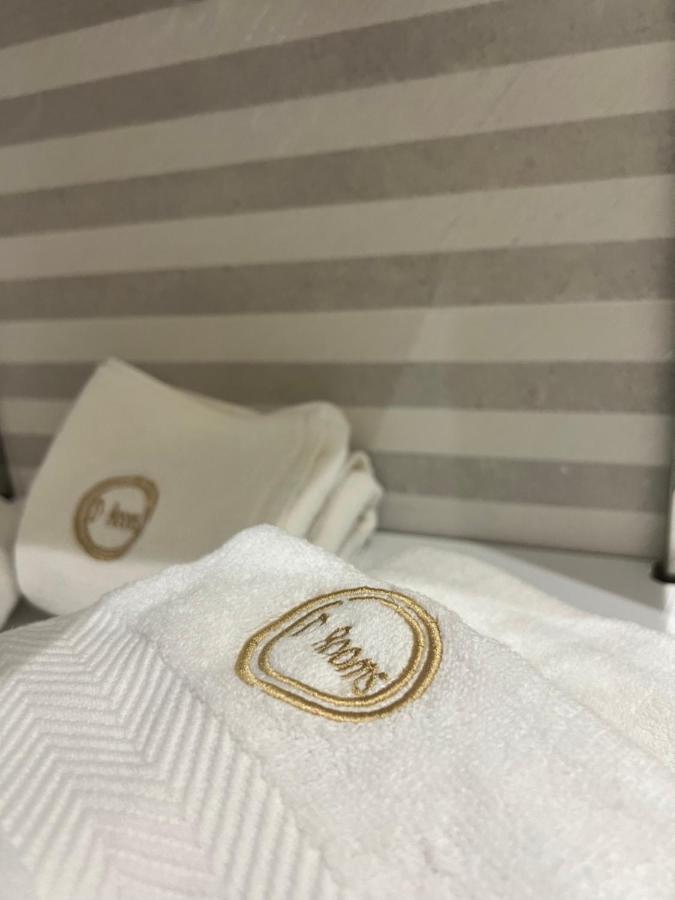 Enzo Rooms & Apartment Blloku Tirana Zewnętrze zdjęcie