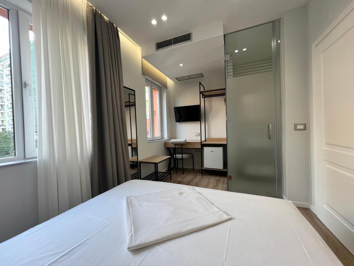 Enzo Rooms & Apartment Blloku Tirana Zewnętrze zdjęcie