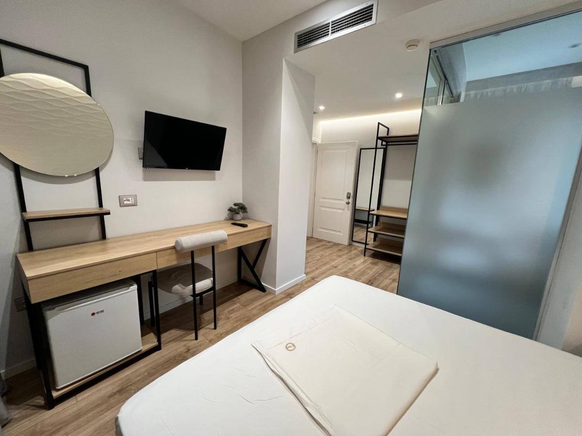 Enzo Rooms & Apartment Blloku Tirana Zewnętrze zdjęcie