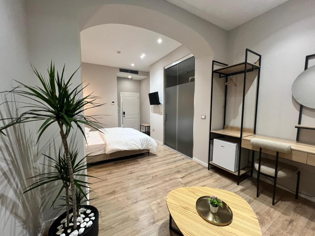 Enzo Rooms & Apartment Blloku Tirana Zewnętrze zdjęcie