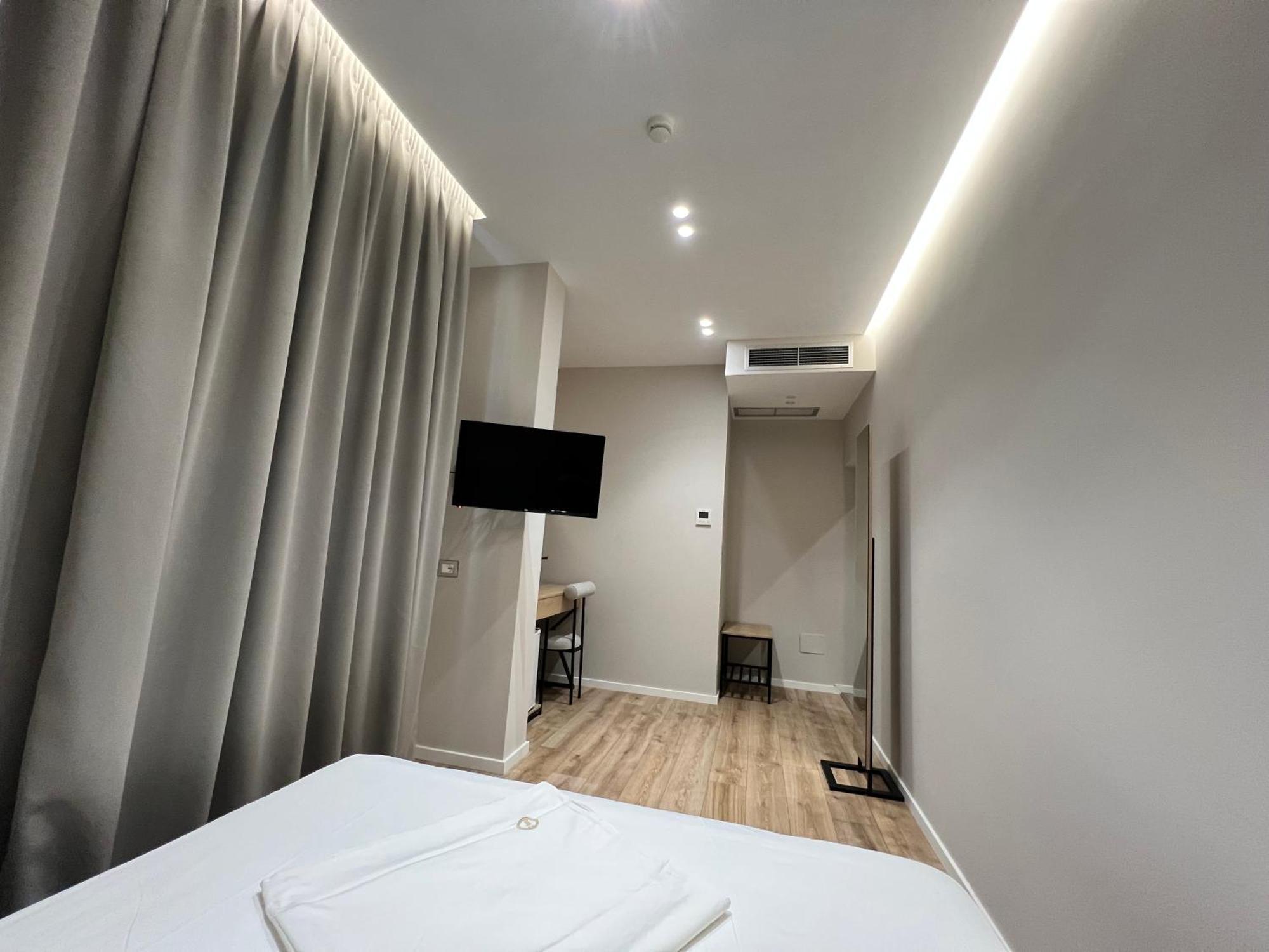 Enzo Rooms & Apartment Blloku Tirana Zewnętrze zdjęcie